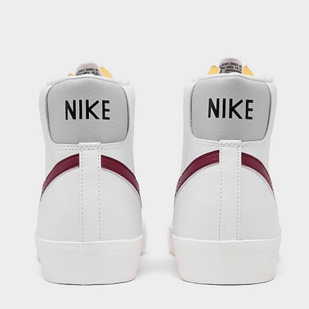women’s Nike sneakers - Picture 2 of 3